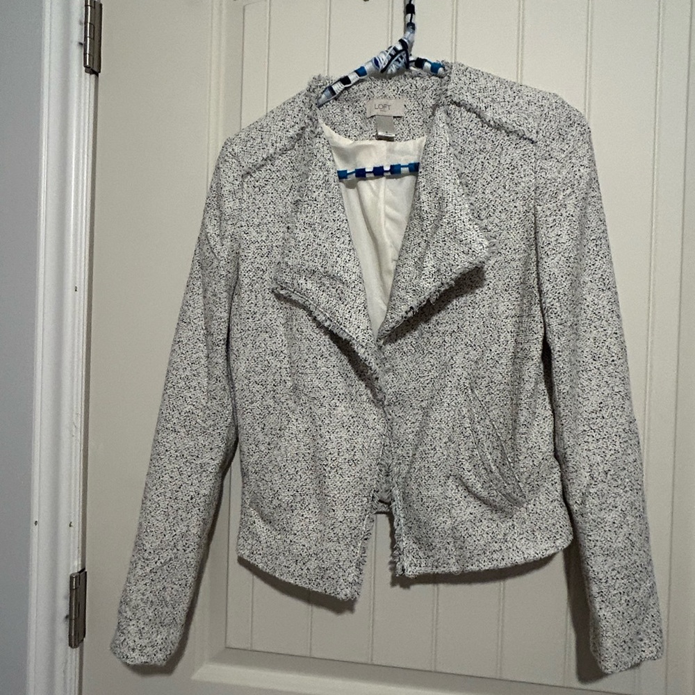 Jacket- Loft 4, Black/White open with pockets